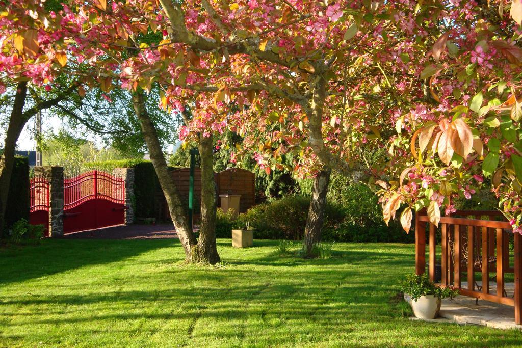 Au Jardin D'Eloise Bed & Breakfast Tremereuc ภายนอก รูปภาพ