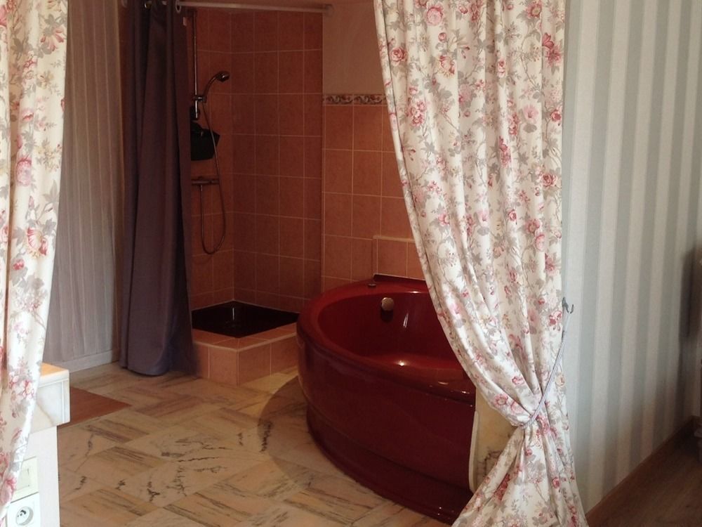 Au Jardin D'Eloise Bed & Breakfast Tremereuc ภายนอก รูปภาพ