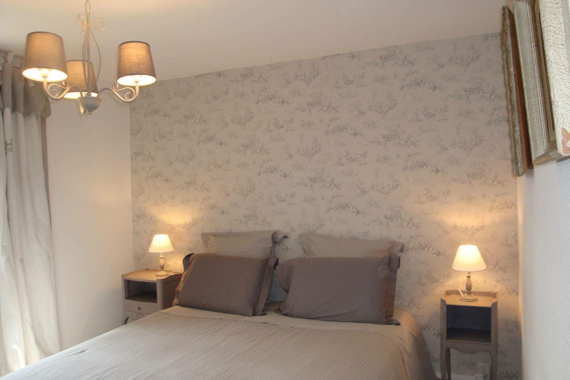 Au Jardin D'Eloise Bed & Breakfast Tremereuc ภายนอก รูปภาพ