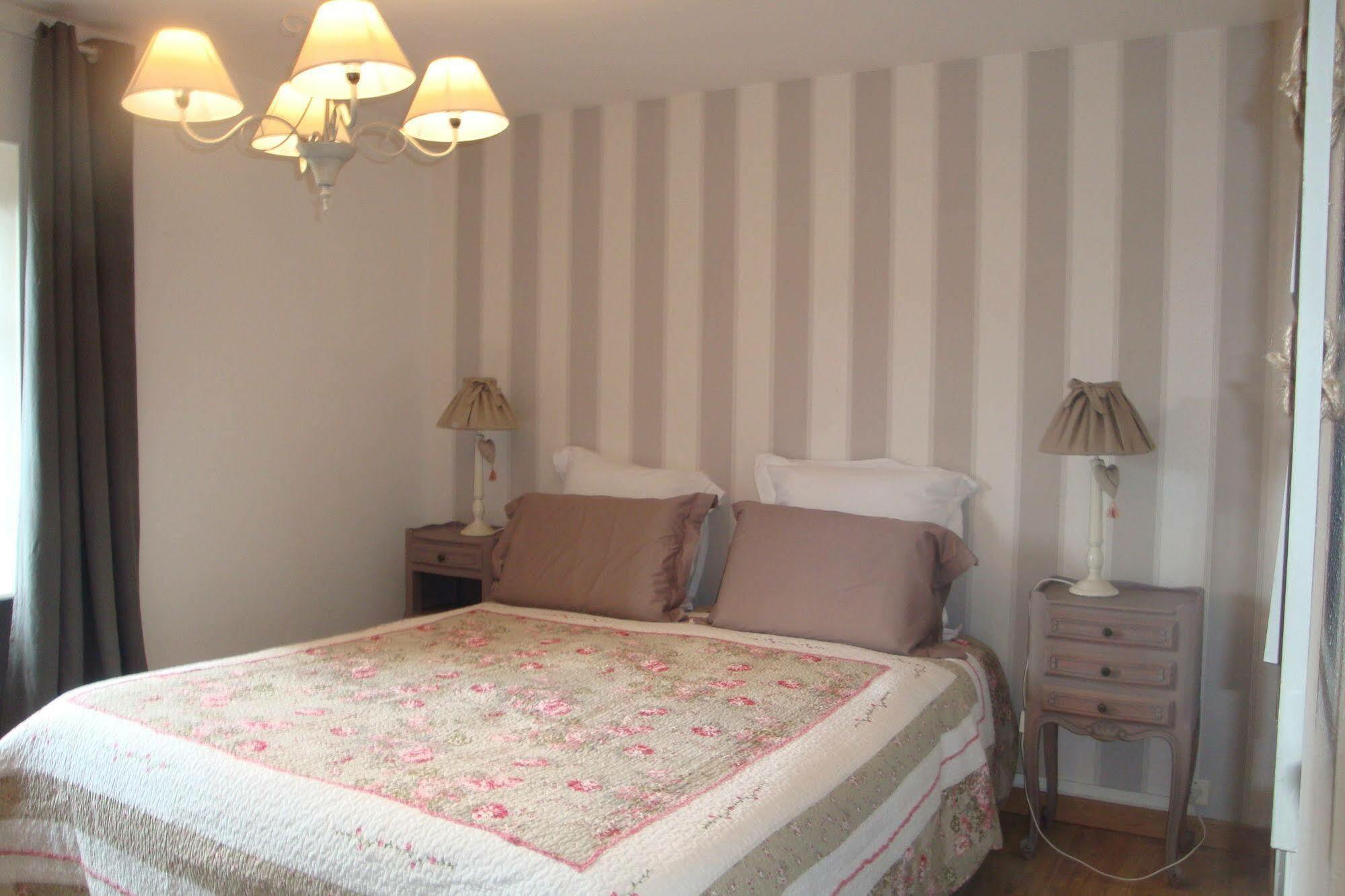 Au Jardin D'Eloise Bed & Breakfast Tremereuc ภายนอก รูปภาพ