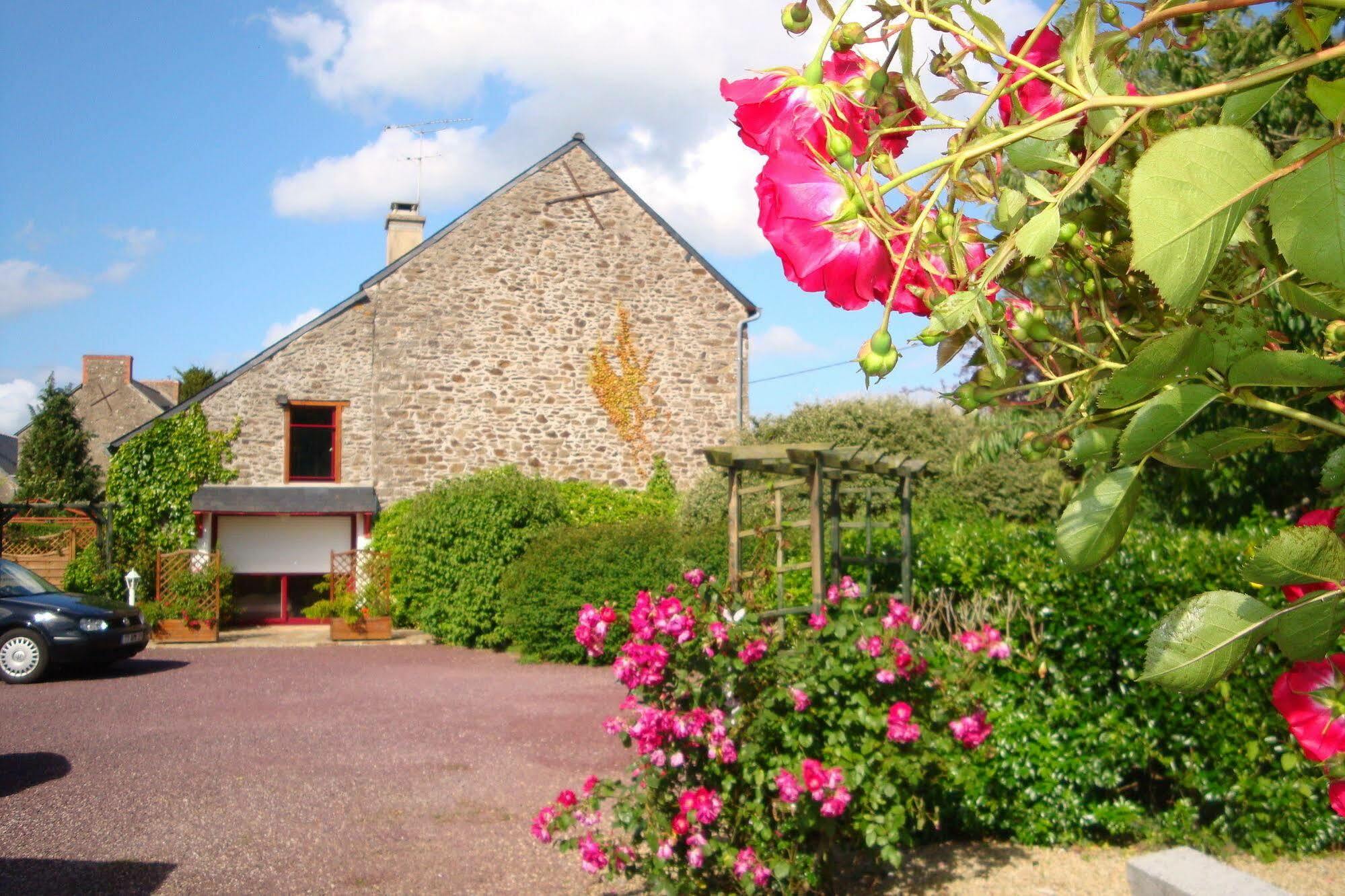 Au Jardin D'Eloise Bed & Breakfast Tremereuc ภายนอก รูปภาพ